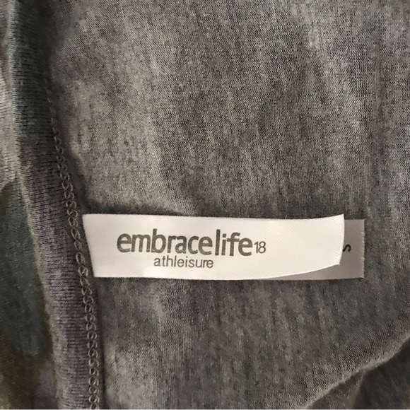 Embrace Life Small Beautiful Top - Picture 6 of 7